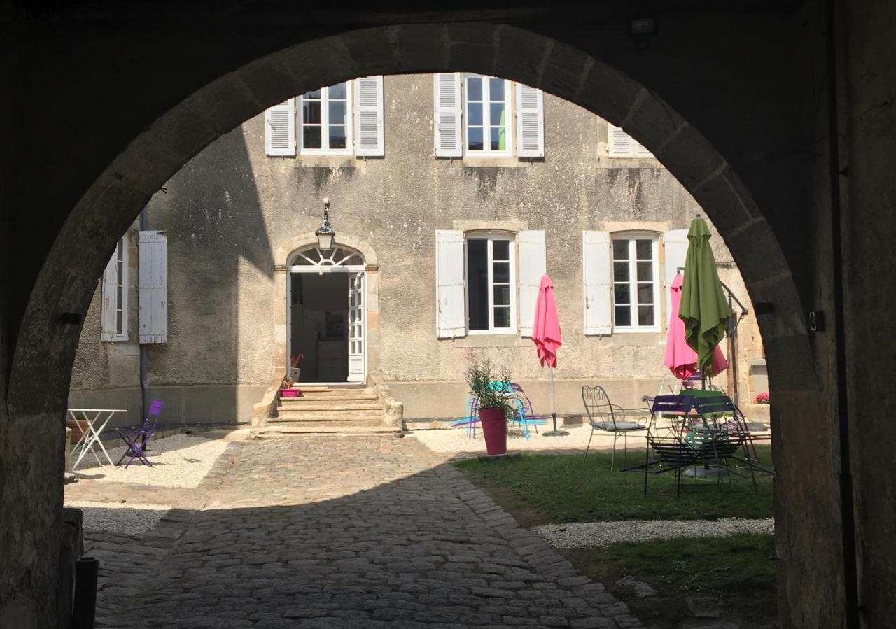 Un Dimanche Chez Julie Chambre Celestine Parthenay Exterior photo